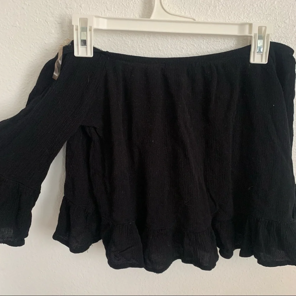 Off the Shoulder Ruffle Top - Picture 2 of 4